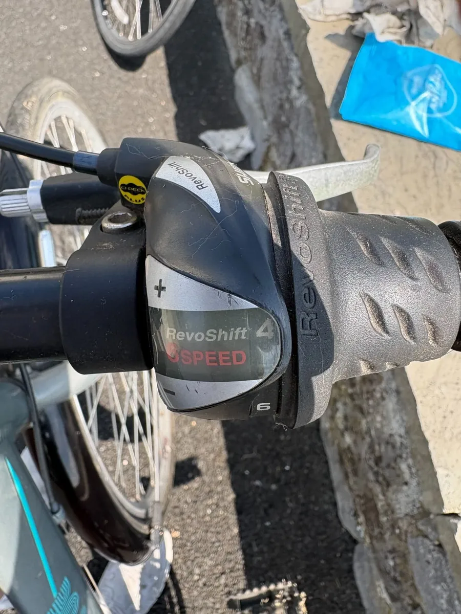 Apollo Virtue Hybrid Bike - Image 2