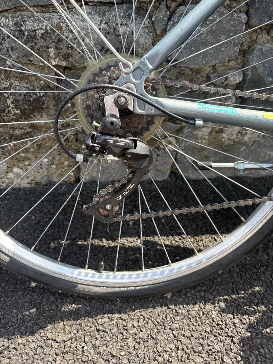 Apollo Virtue Hybrid Bike - Image 3