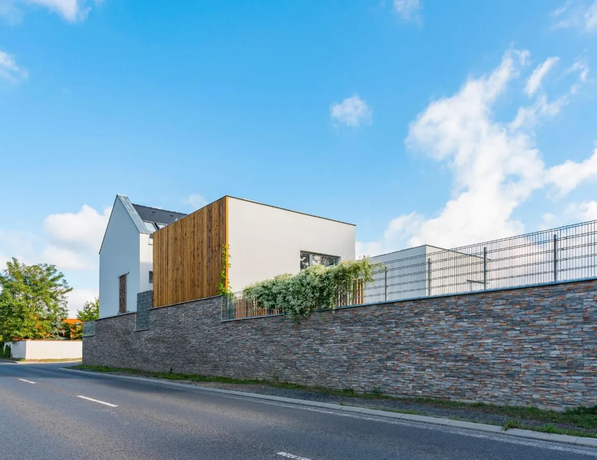Grenada Russet Stone Cladding - Image 4