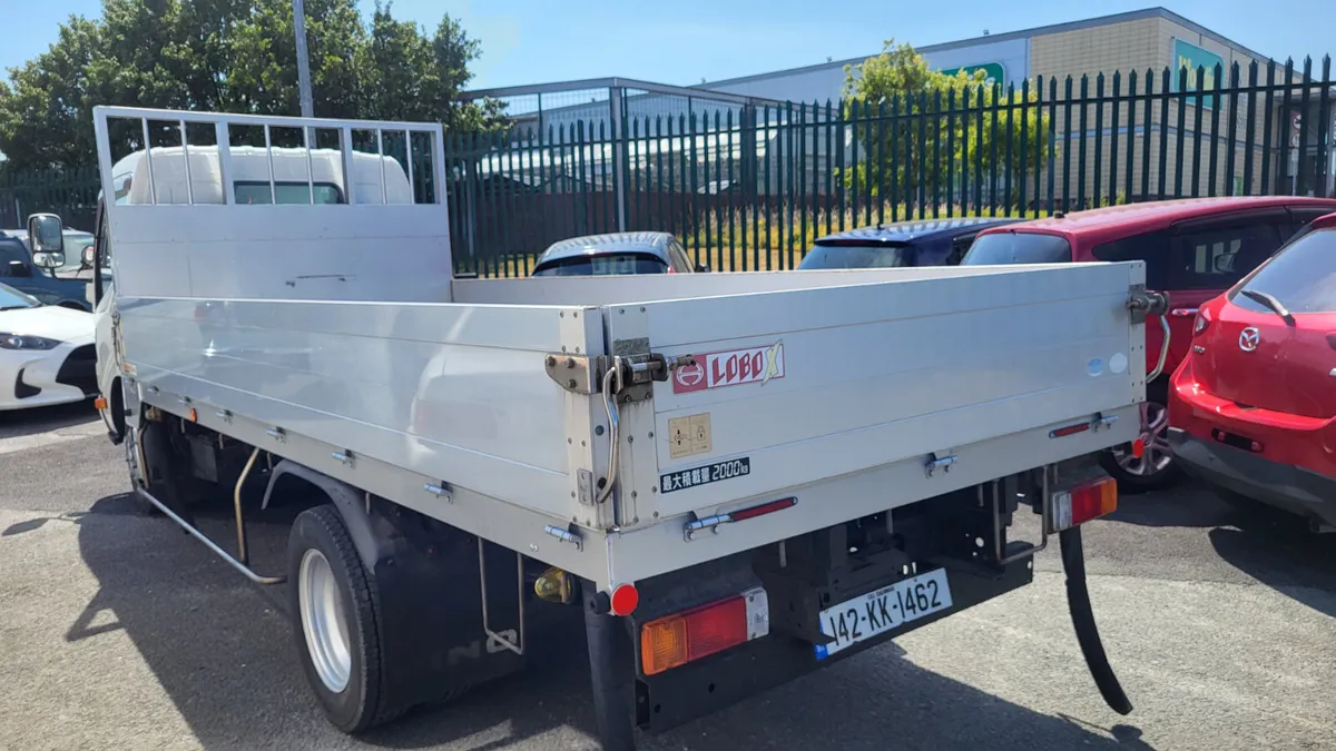 Hino Dutro 2014 only 34000km 4x4 - Image 4