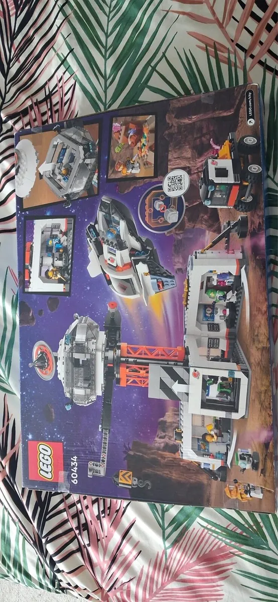 Brand new unopened LEGO City Space base&launch pad - Image 2