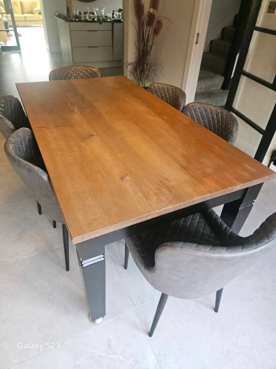 Dining table and chairs - Image 2