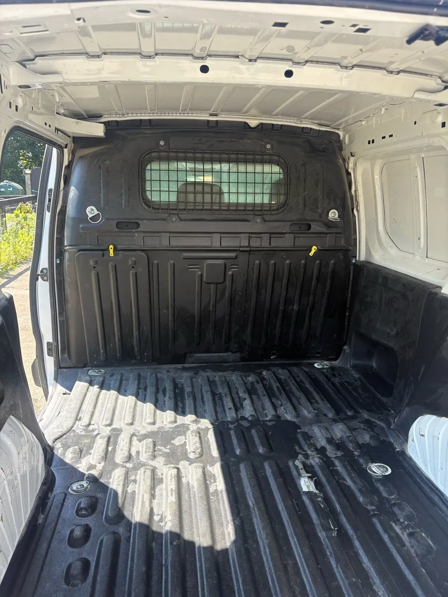 Berlingo van - Image 3
