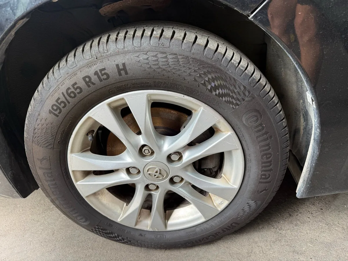 Toyota set of wheels for sale - Image 4