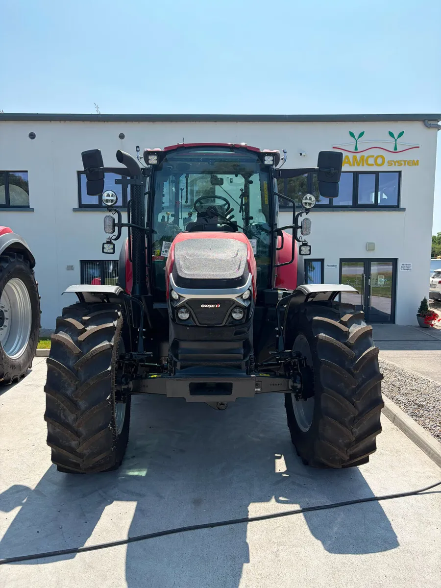 Case IH Farmall 120M - Image 2