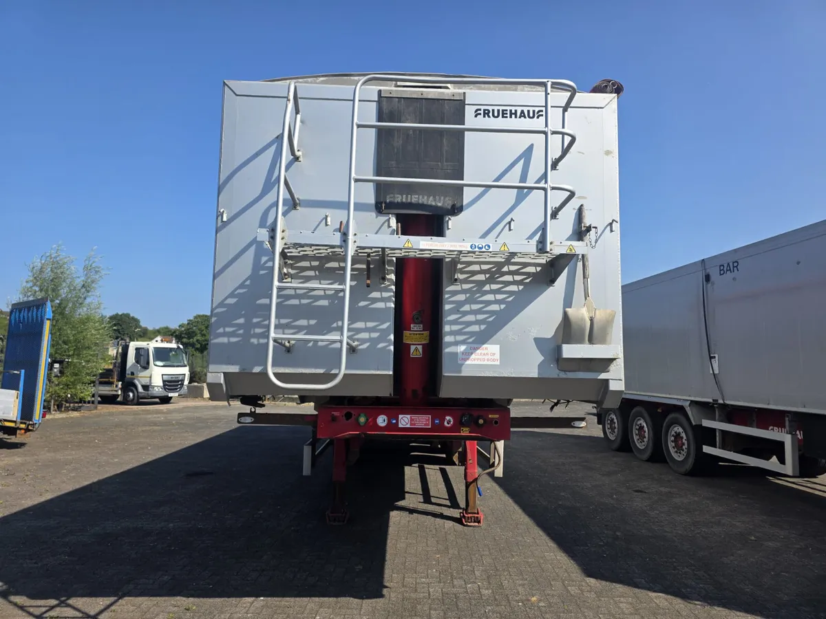 2014 FRUEHAUF 70 cu yd step frame bulk trailer - Image 2