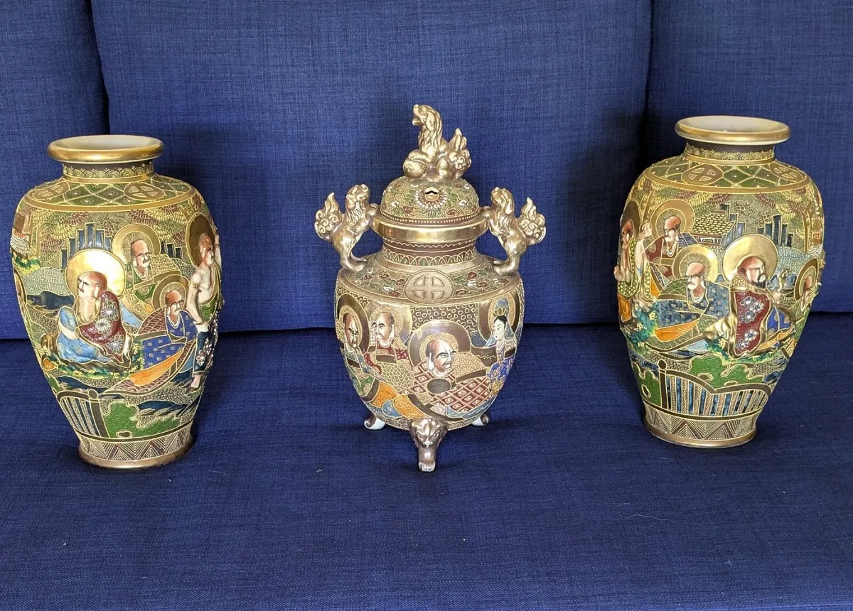 Antique 3-Piece Japanese Satsuma Vase Set – Meiji - Image 1