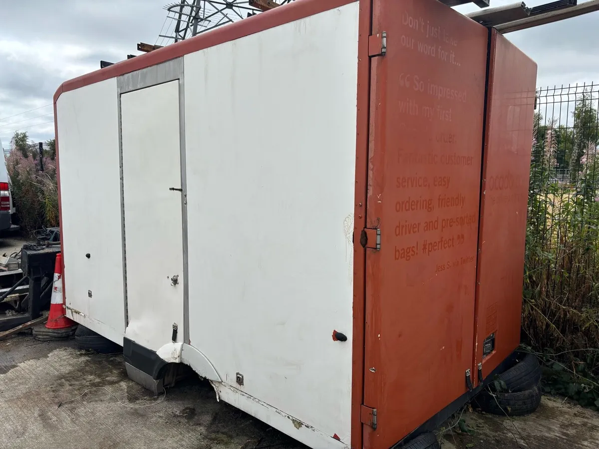 11.8ft Insulated truck body - Image 2