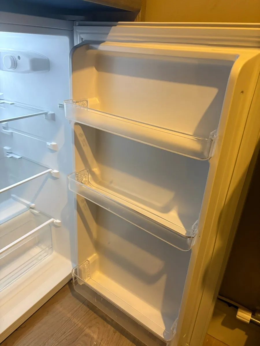 Under counter fridge - Image 3