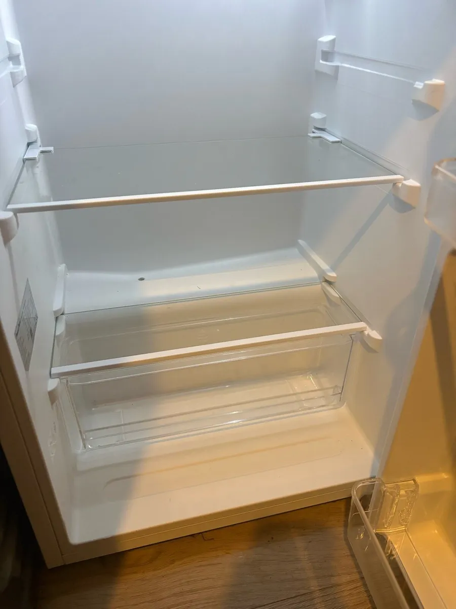 Under counter fridge - Image 4