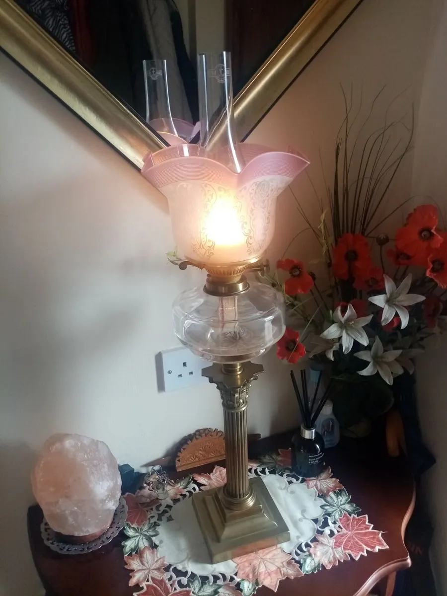 Victorian oil Lamp - Image 1