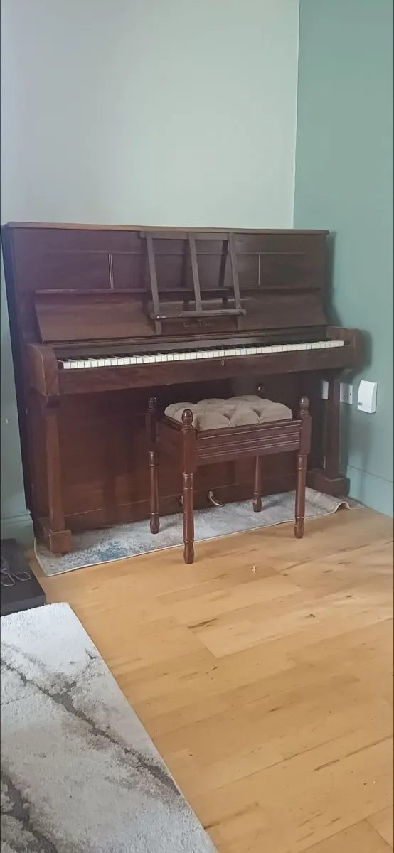 Piano - Image 1