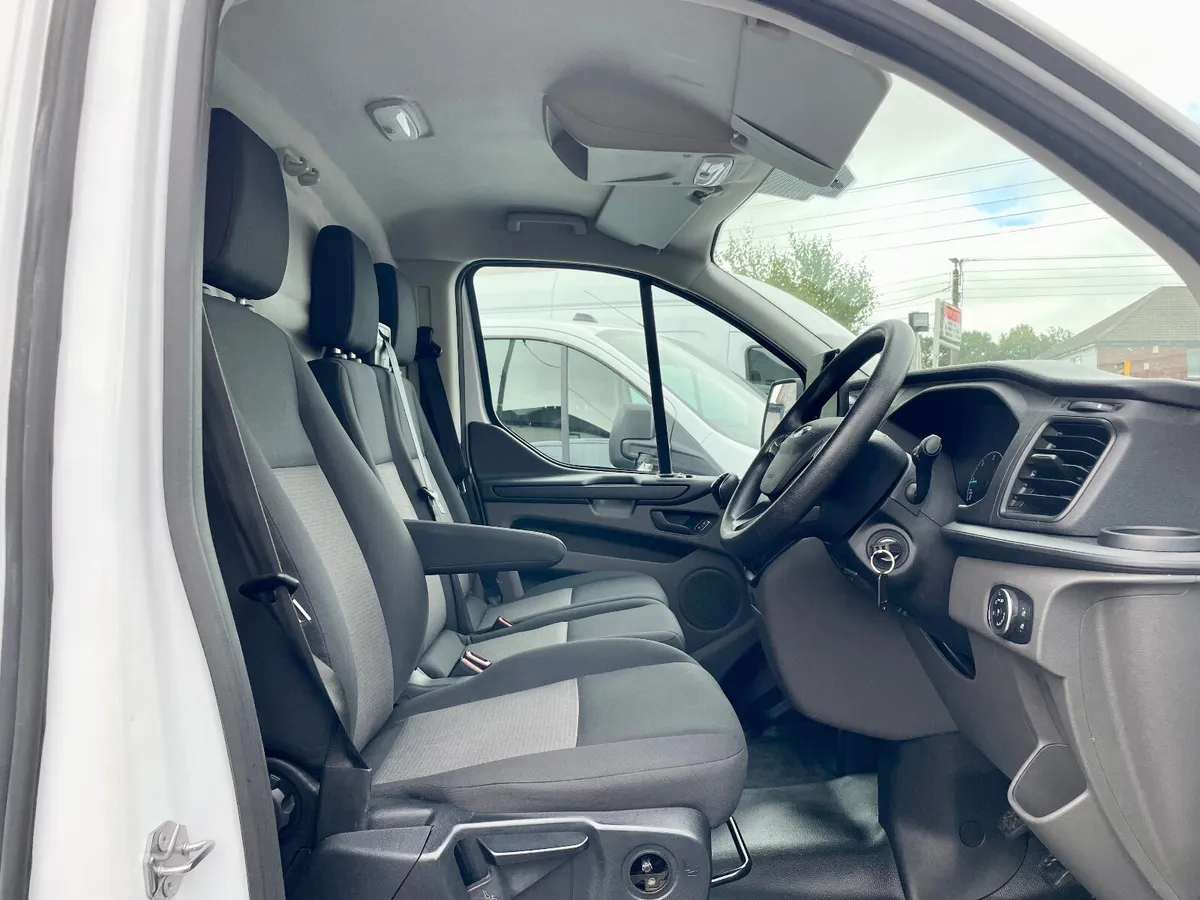 Ford Transit Custom 300L2 2.0TDCI 130BHP LWB,2023 - Image 4