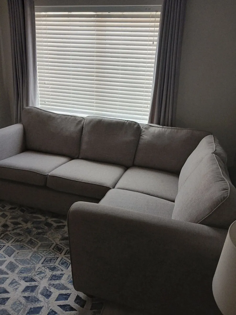 Corner Sofa,  Beige Neat  excellent condition. - Image 3