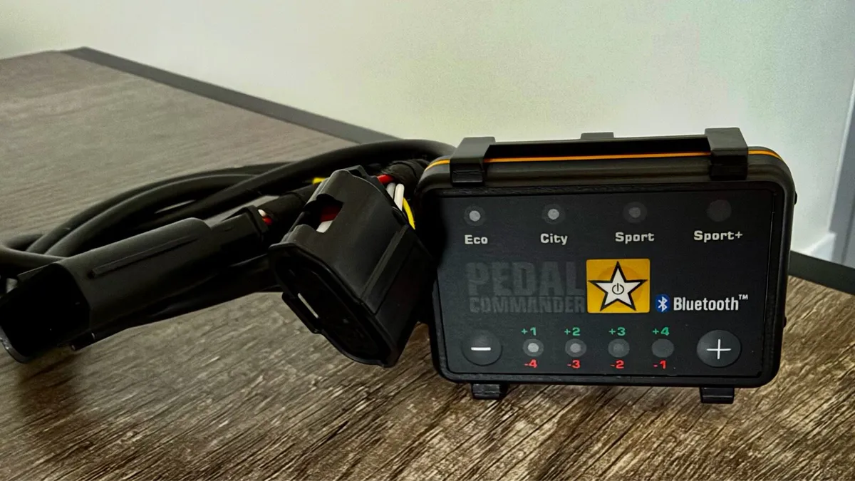 Pedal Commander Throttle Controller Suzuki Jimny