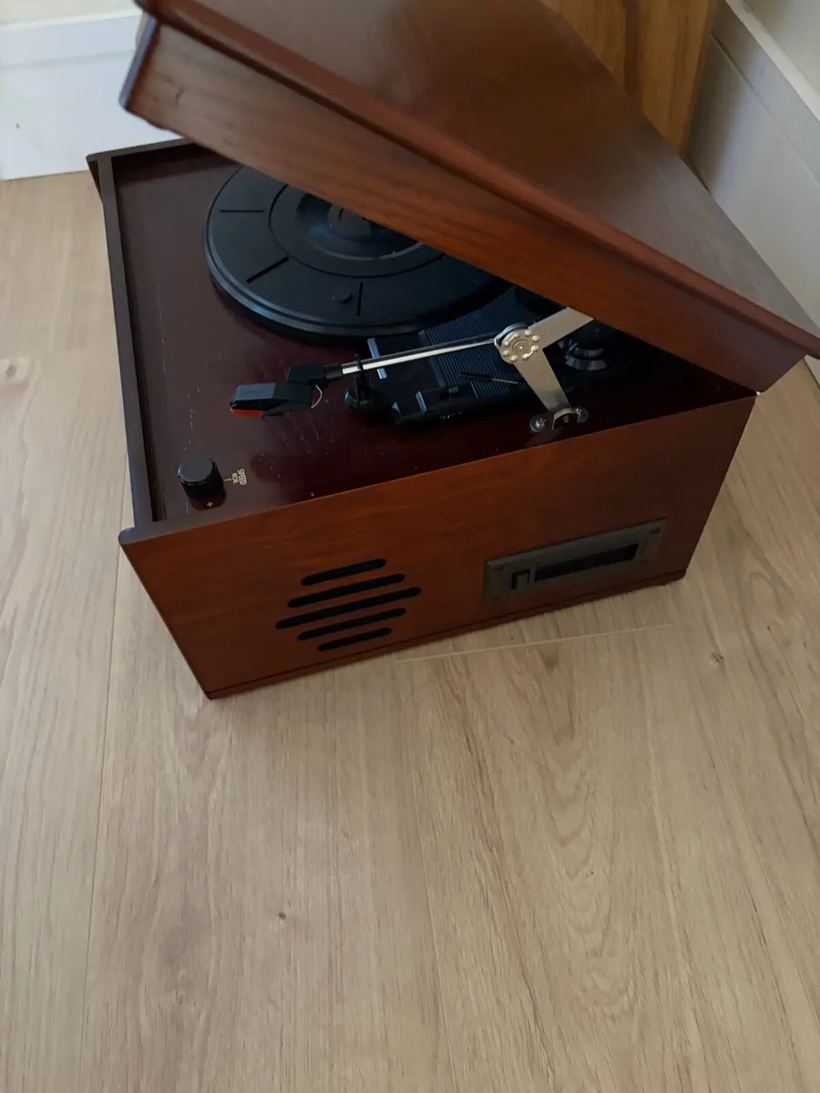 Record Player - Image 3