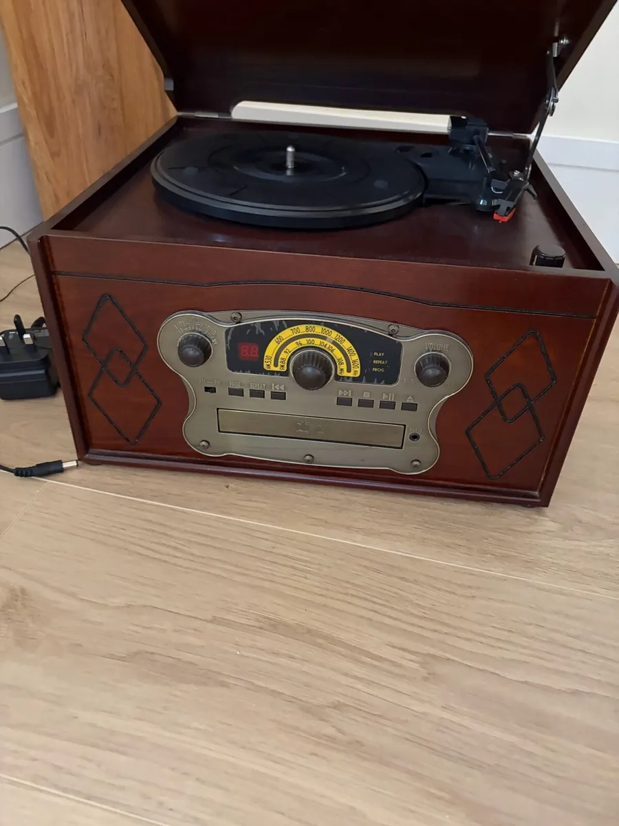 Record Player - Image 4