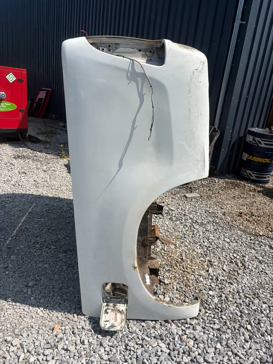 Hilux back tub - Image 3