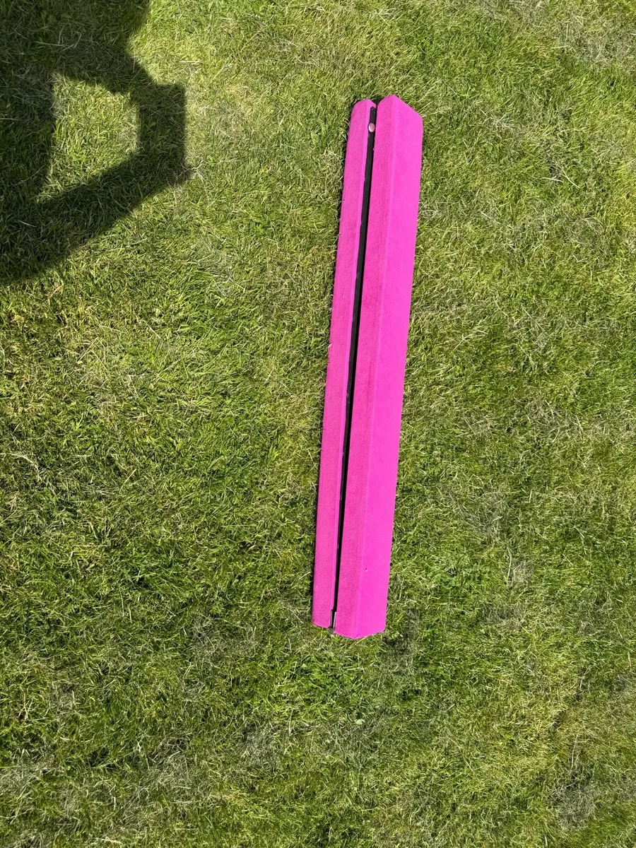 Folding gymnastics beam - Image 1