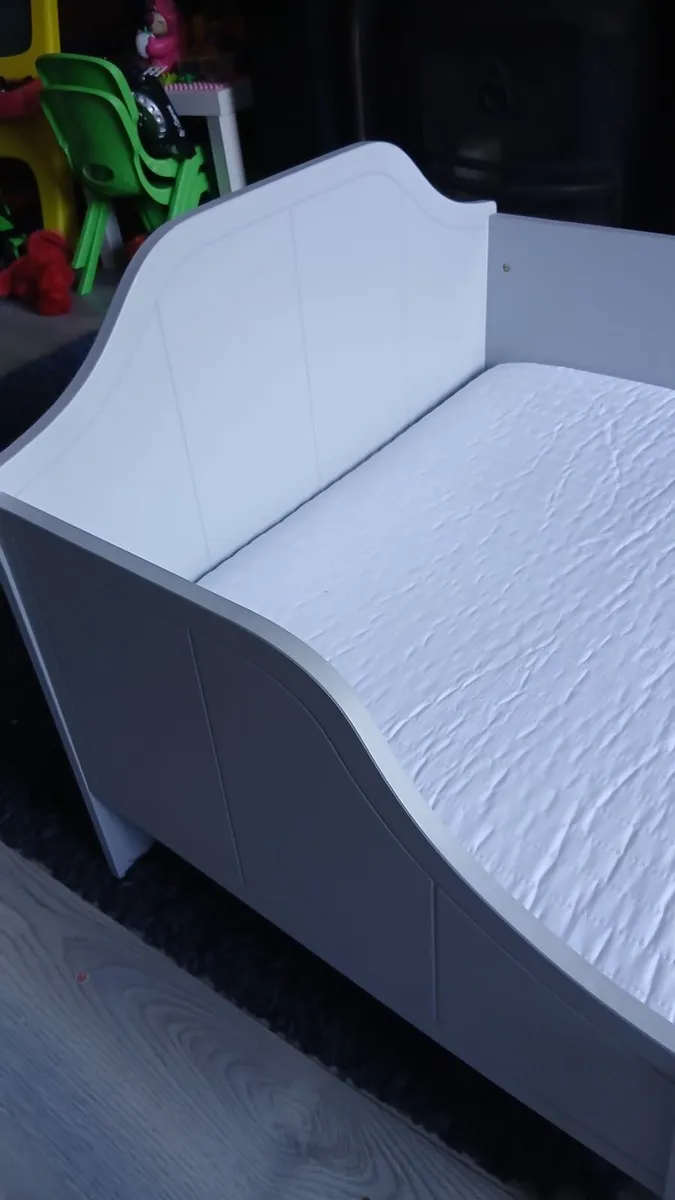 Wooden Toddler bed and mattress - Image 2