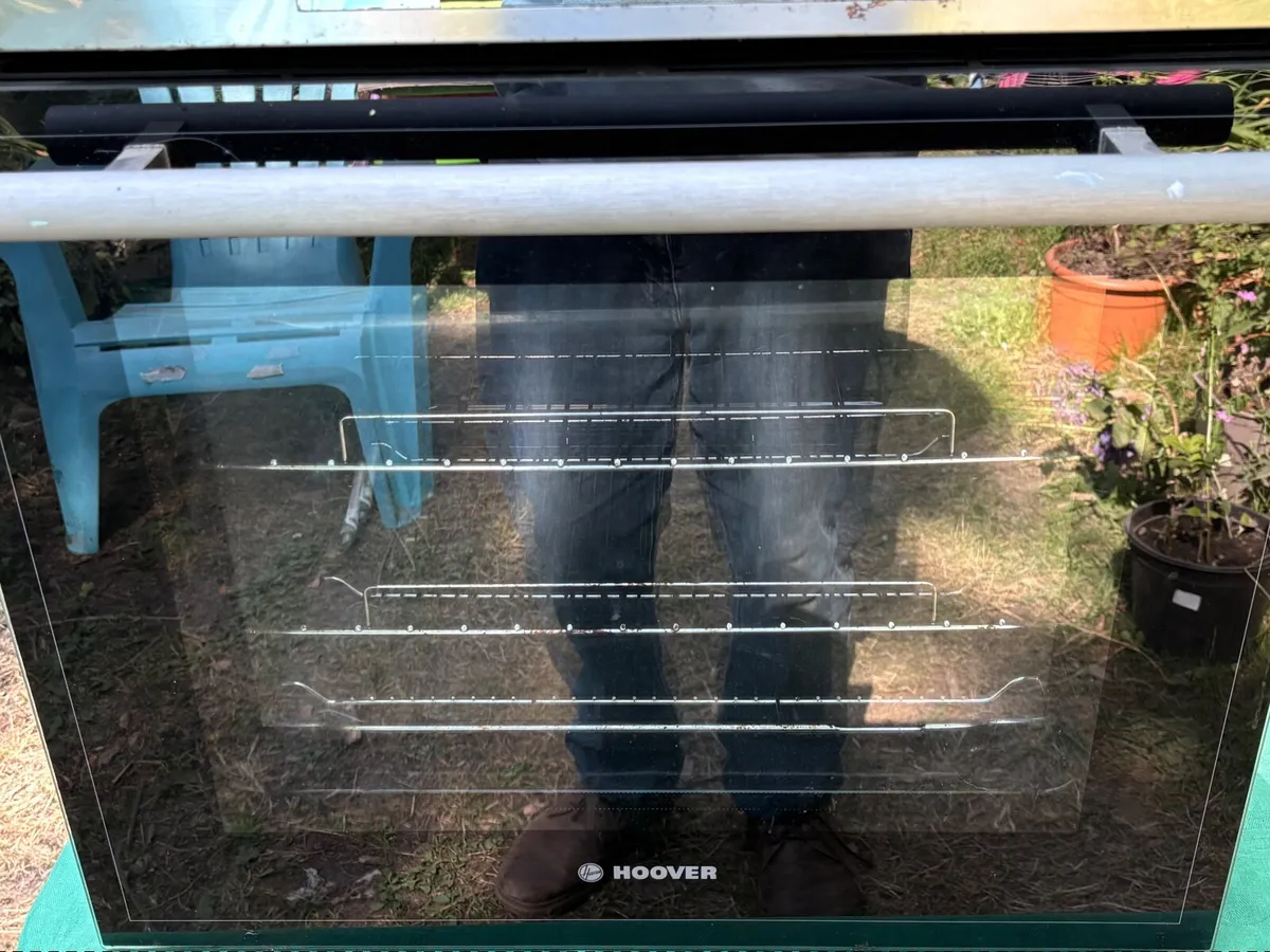 Integrated oven and  Induction Hob - Image 1