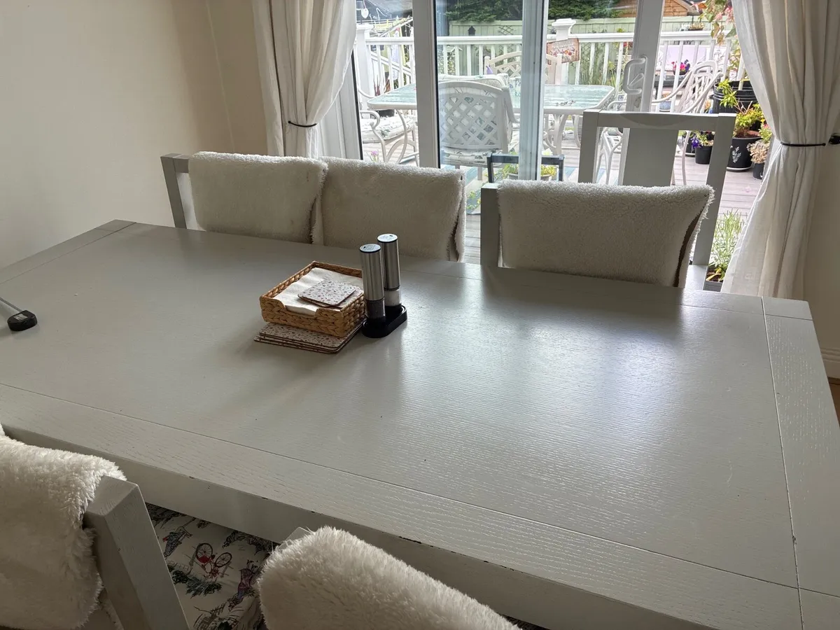 Dining table - Image 3