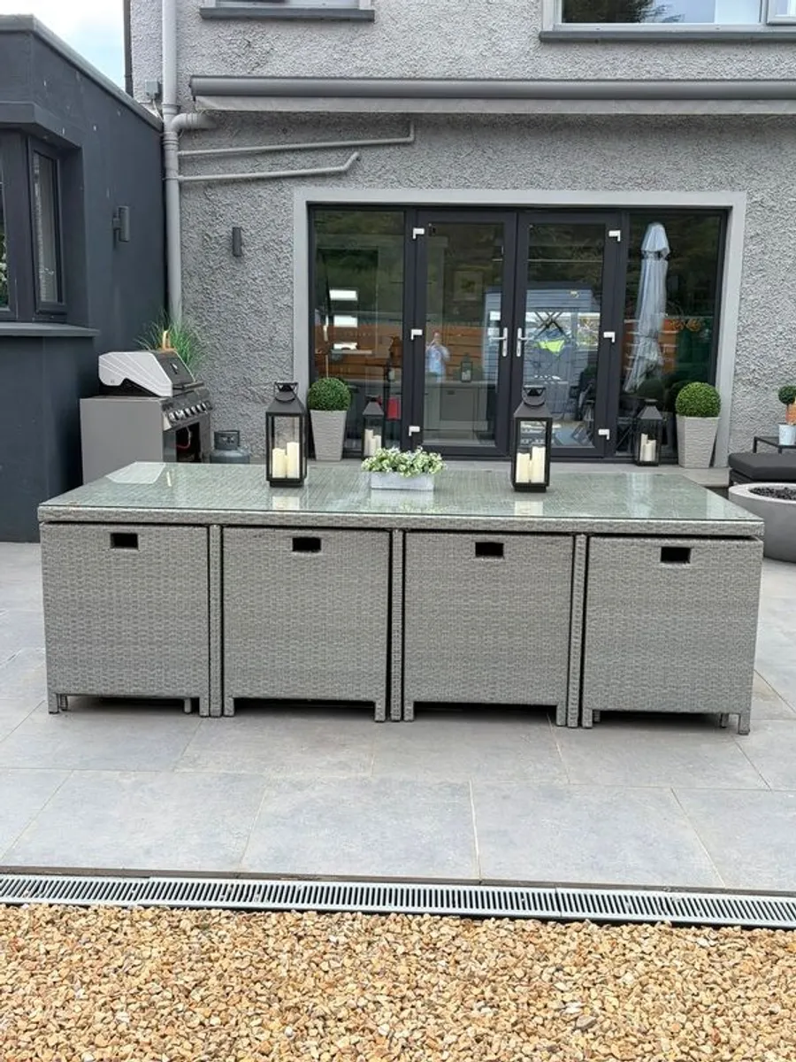 12 seater outdoor dining set - Image 2