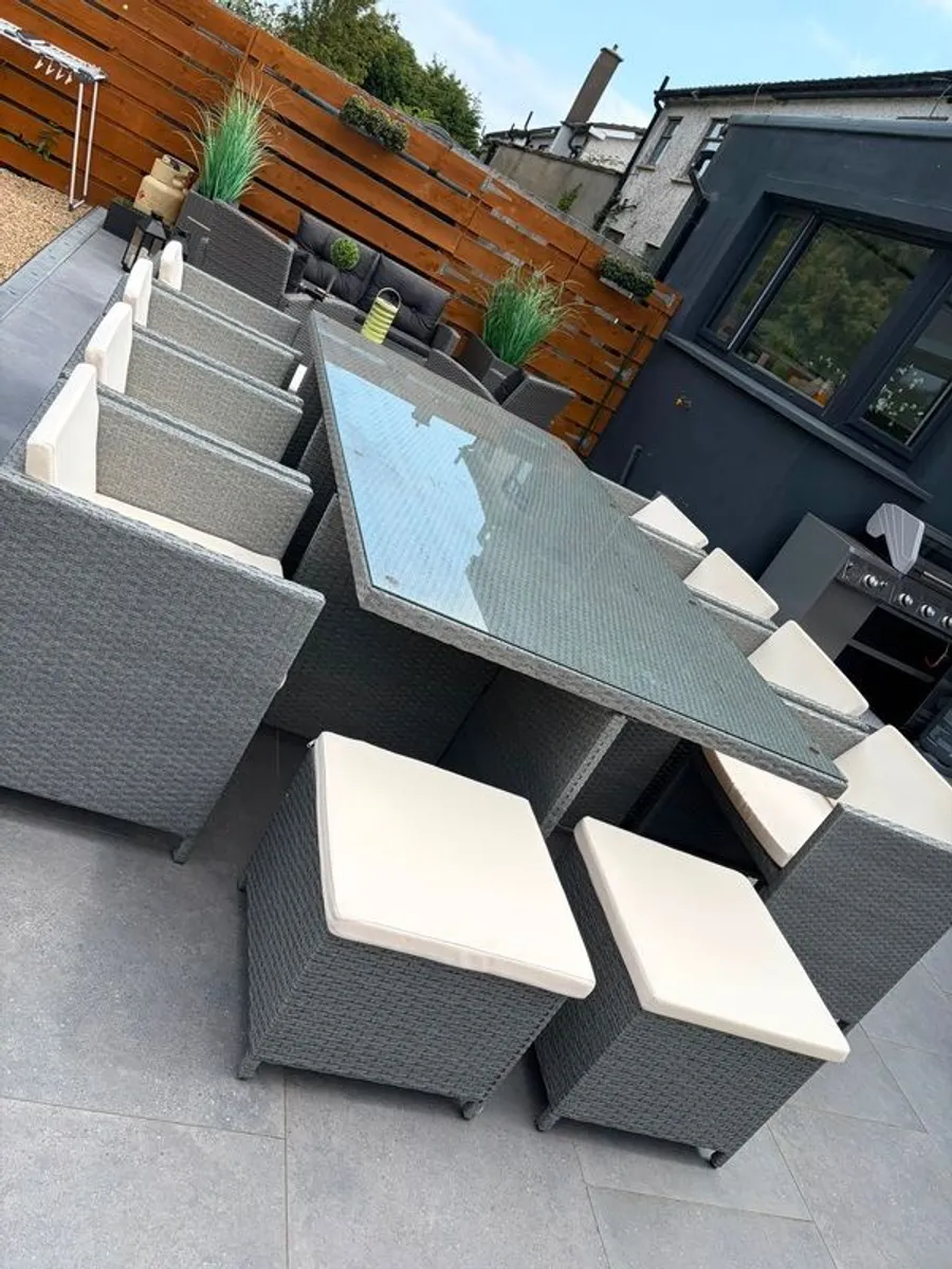 12 seater outdoor dining set - Image 3