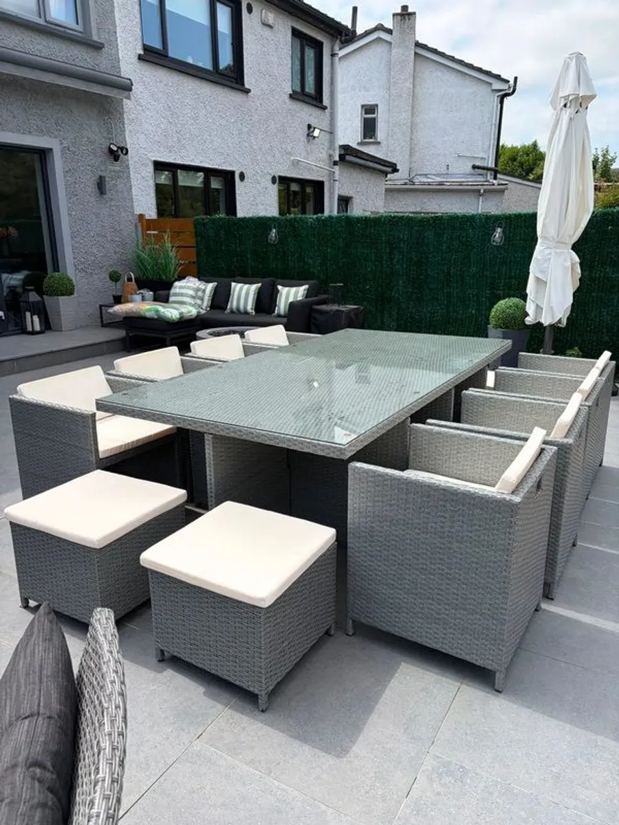 12 seater outdoor dining set - Image 1