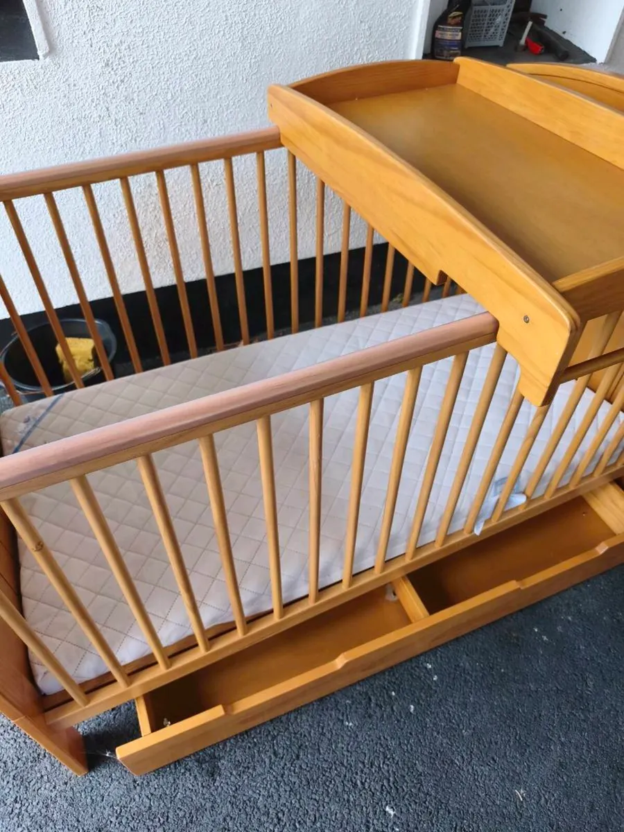 Mamas & Papas cot bed - Image 4