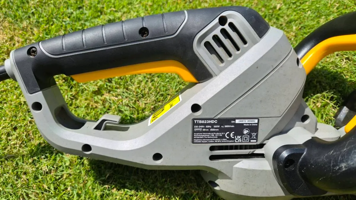 Titan 50cm Hedge Trimmer - Image 3