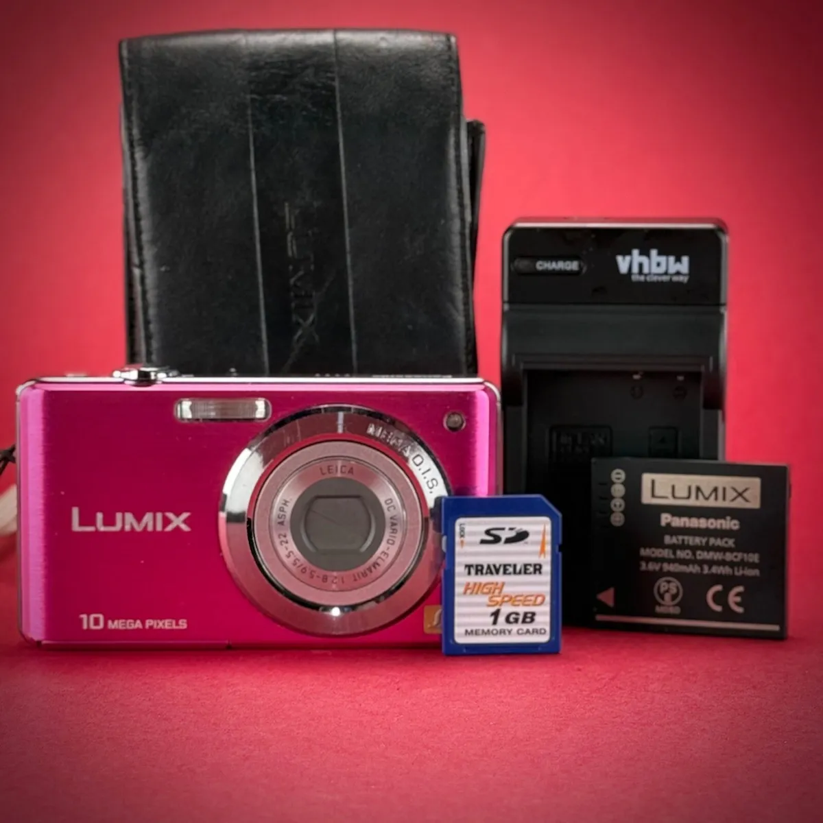 Panasonic Lumix DMC-FS7 point-and-shoot camera - Image 1