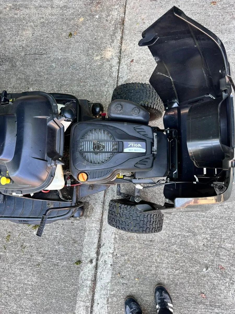 Alpina Ride-on Lawn Mower - Image 3