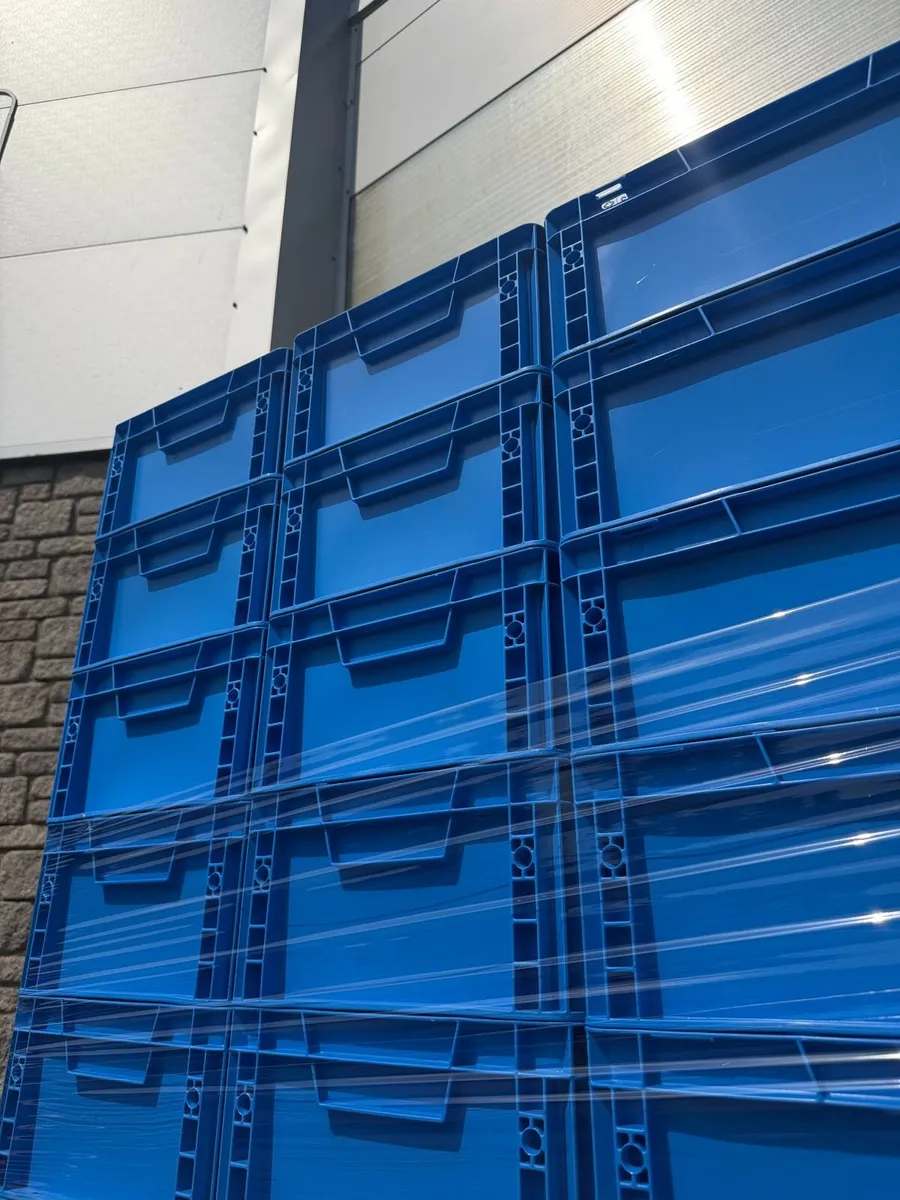 SPECIAL on 100x blue storage boxes