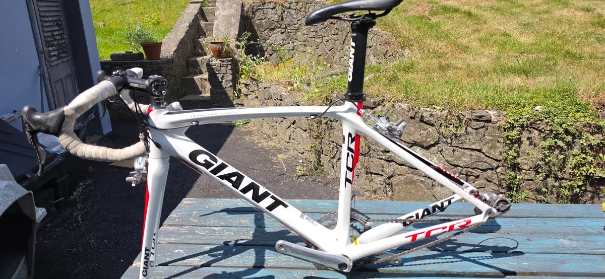 Giant TCR carbon frame and group set - Image 1