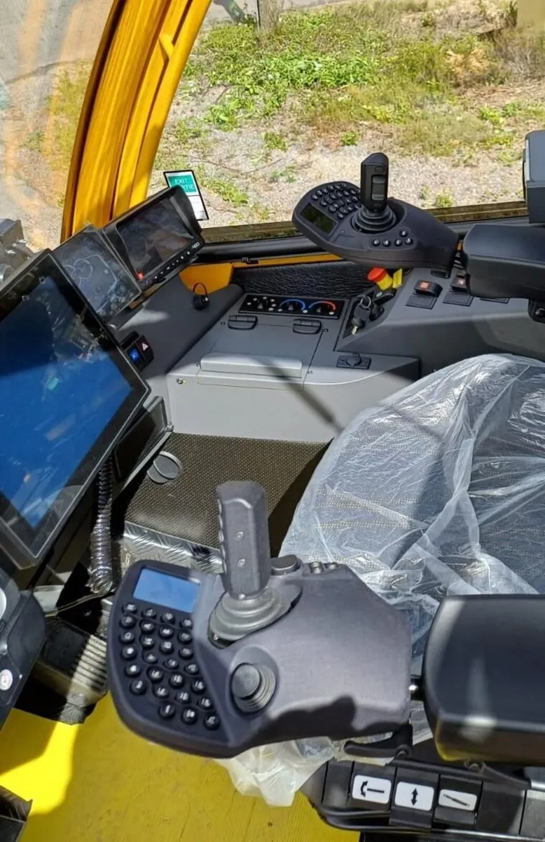 Sampo Rosenlew HR56 Compact Forestry Harvester - Image 3