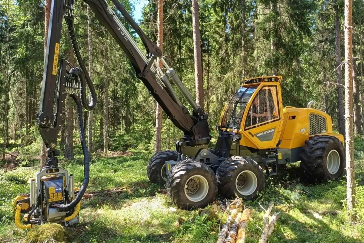 Sampo Rosenlew HR56 Compact Forestry Harvester - Image 4