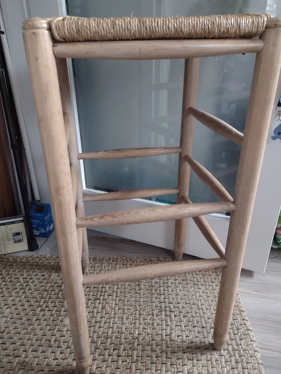 Mid-Century tall heavy Oak bar stool - Image 3