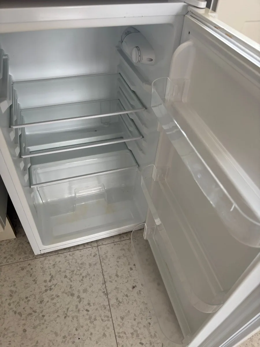Small fridge - Image 2