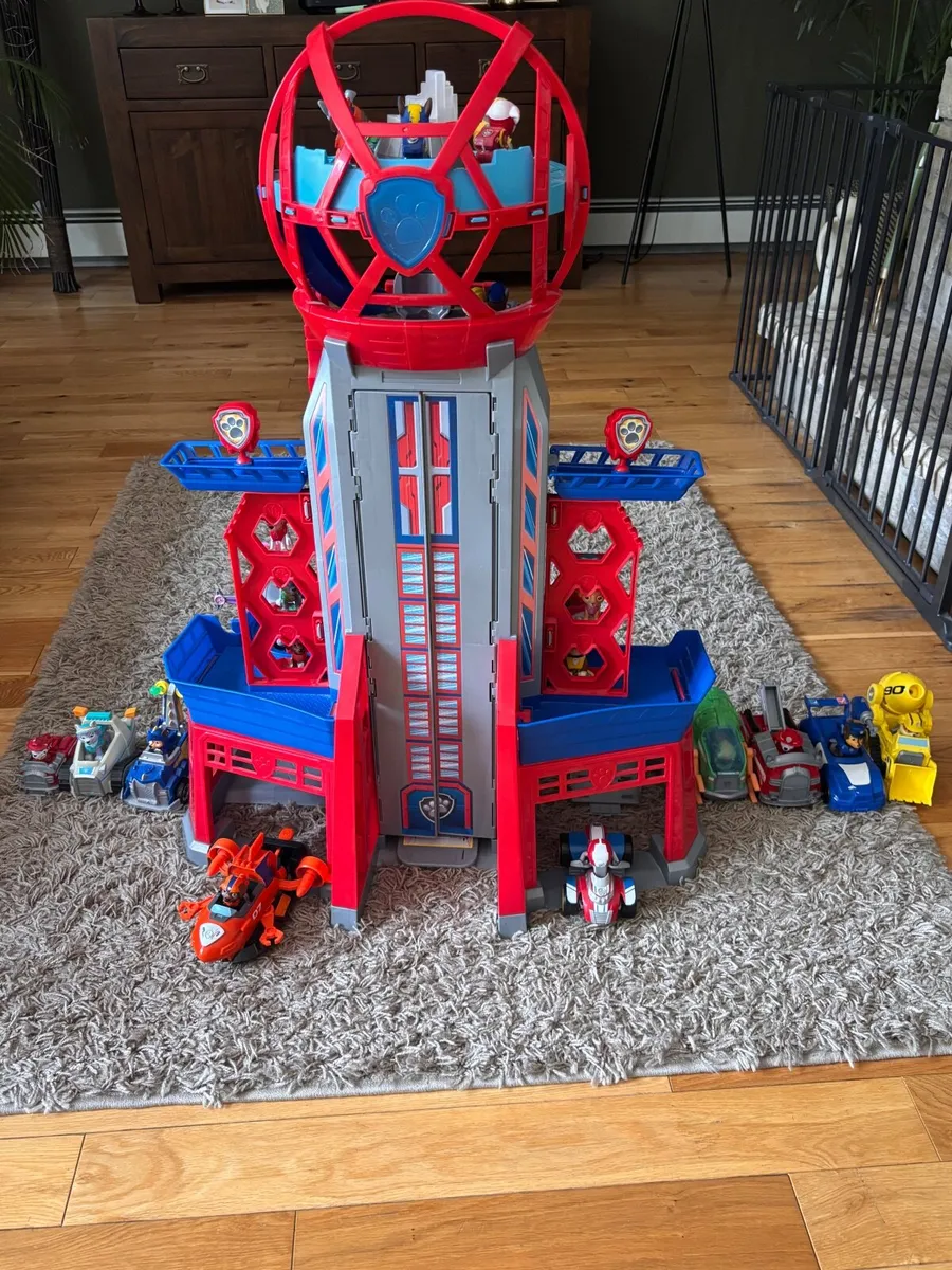 Paw Patrol Ultimate City Tower (3ft) Bundle - Image 1