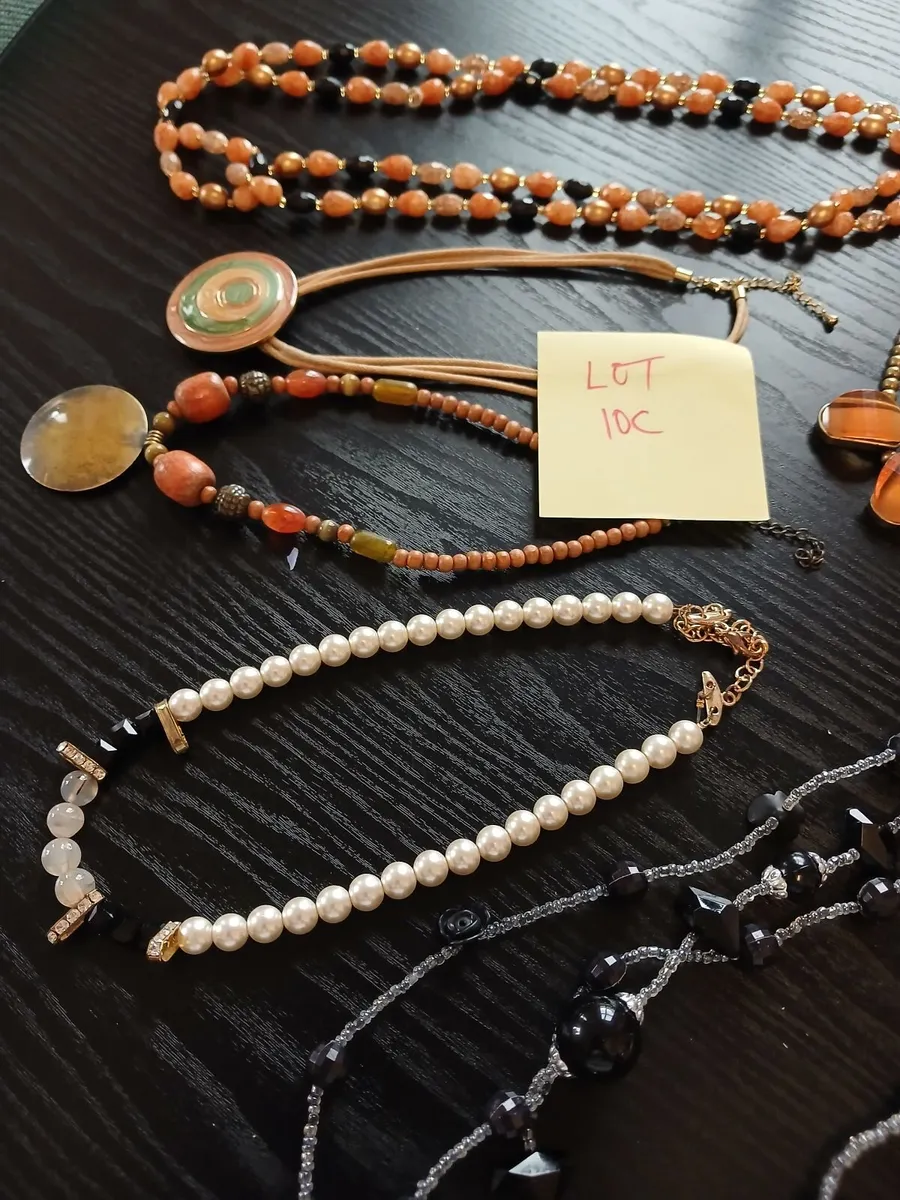 Jewellery - Image 1