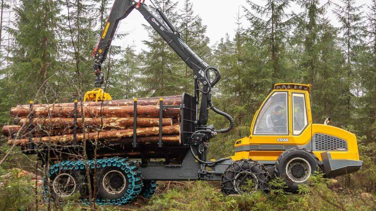 Sampo Rosenlew FR48 14-Tonne Forestry Forwarder - Image 3
