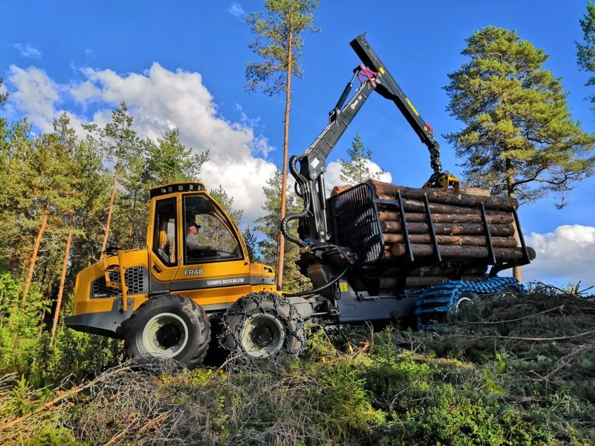 Sampo Rosenlew FR48 14-Tonne Forestry Forwarder - Image 1