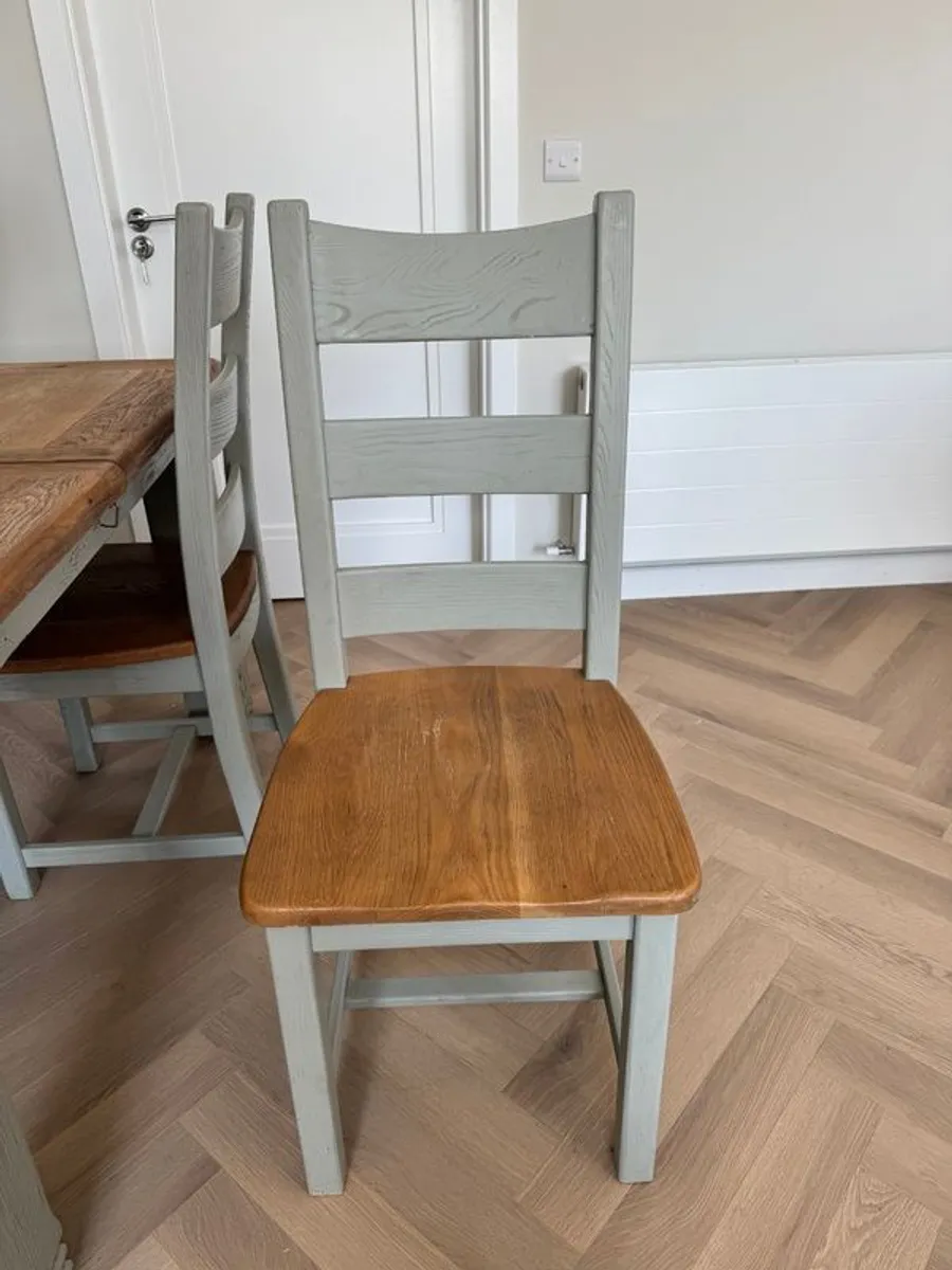 Oak Table and Chairs (extending) - Image 4