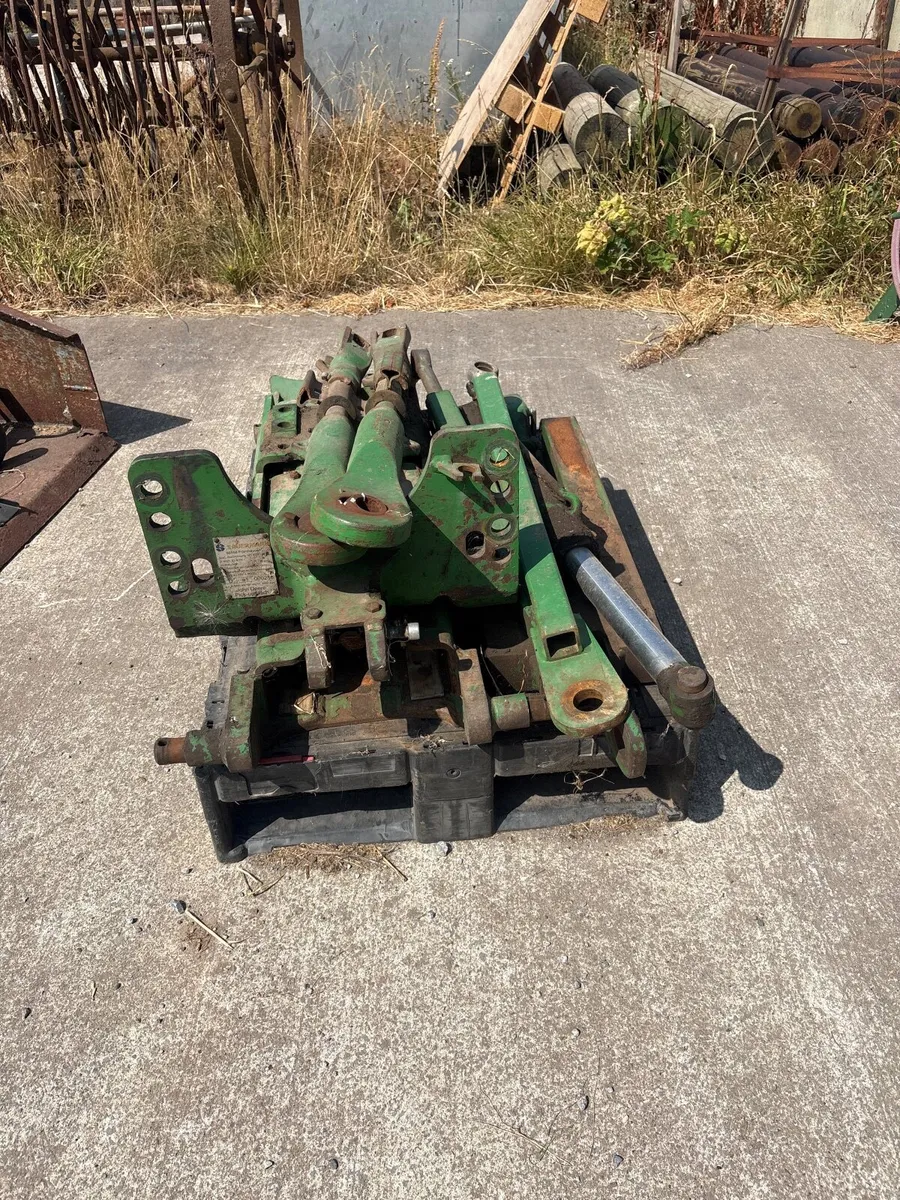 John Deere pickup hitch - Image 2