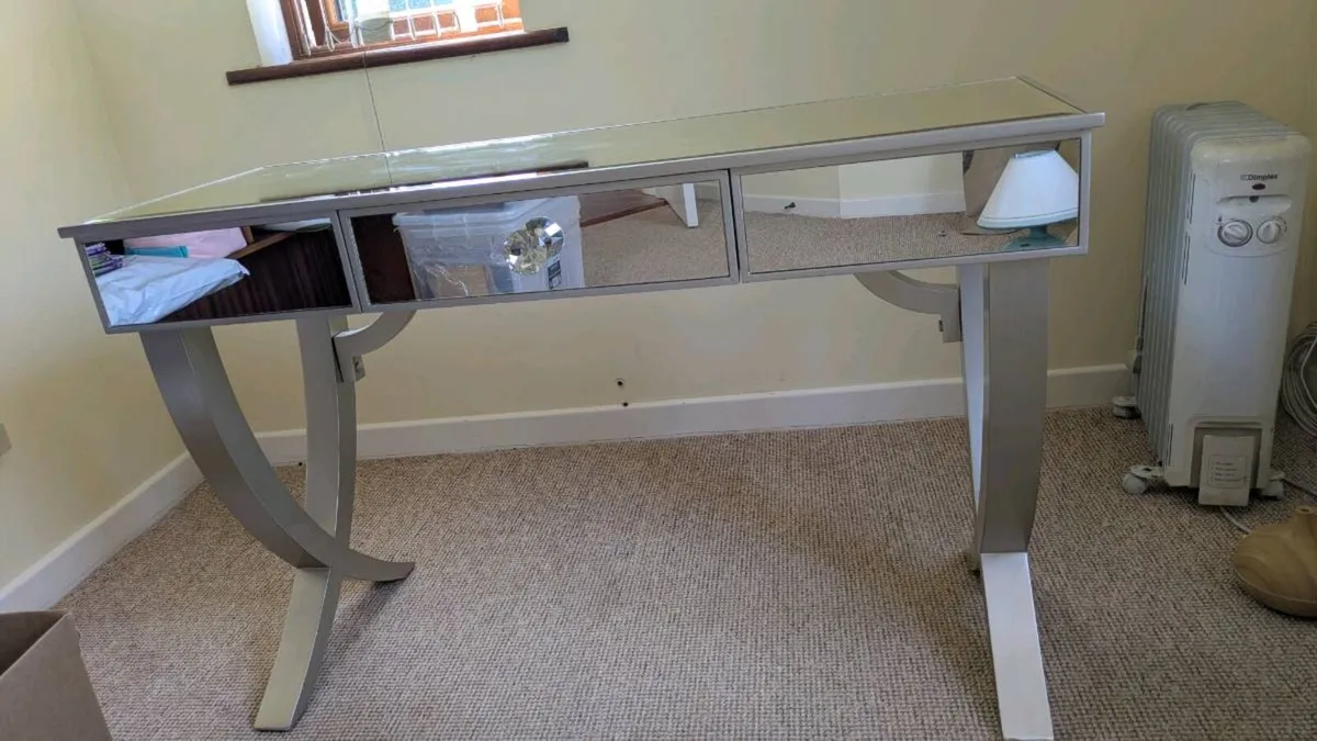 Console table and mirror - Image 1