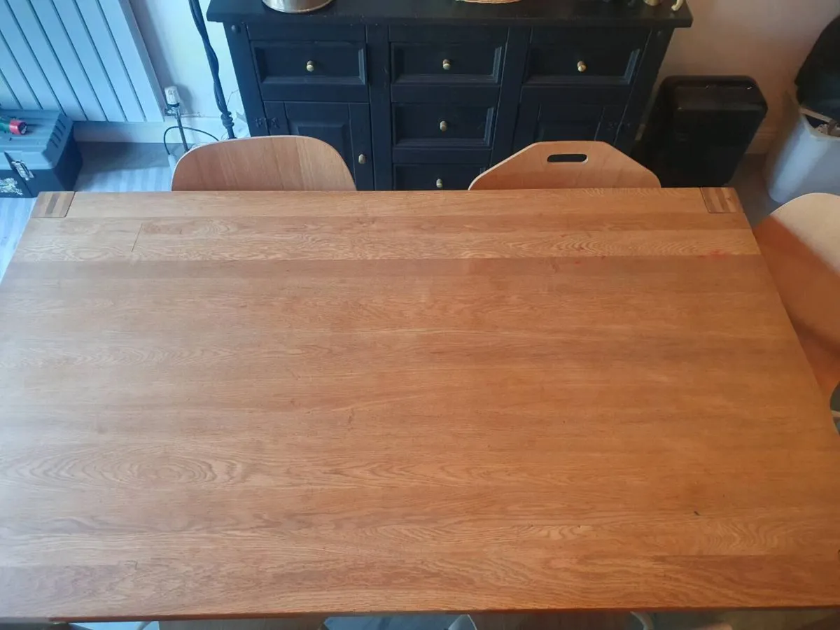 Oak Dining table and 6 chairs - Image 2