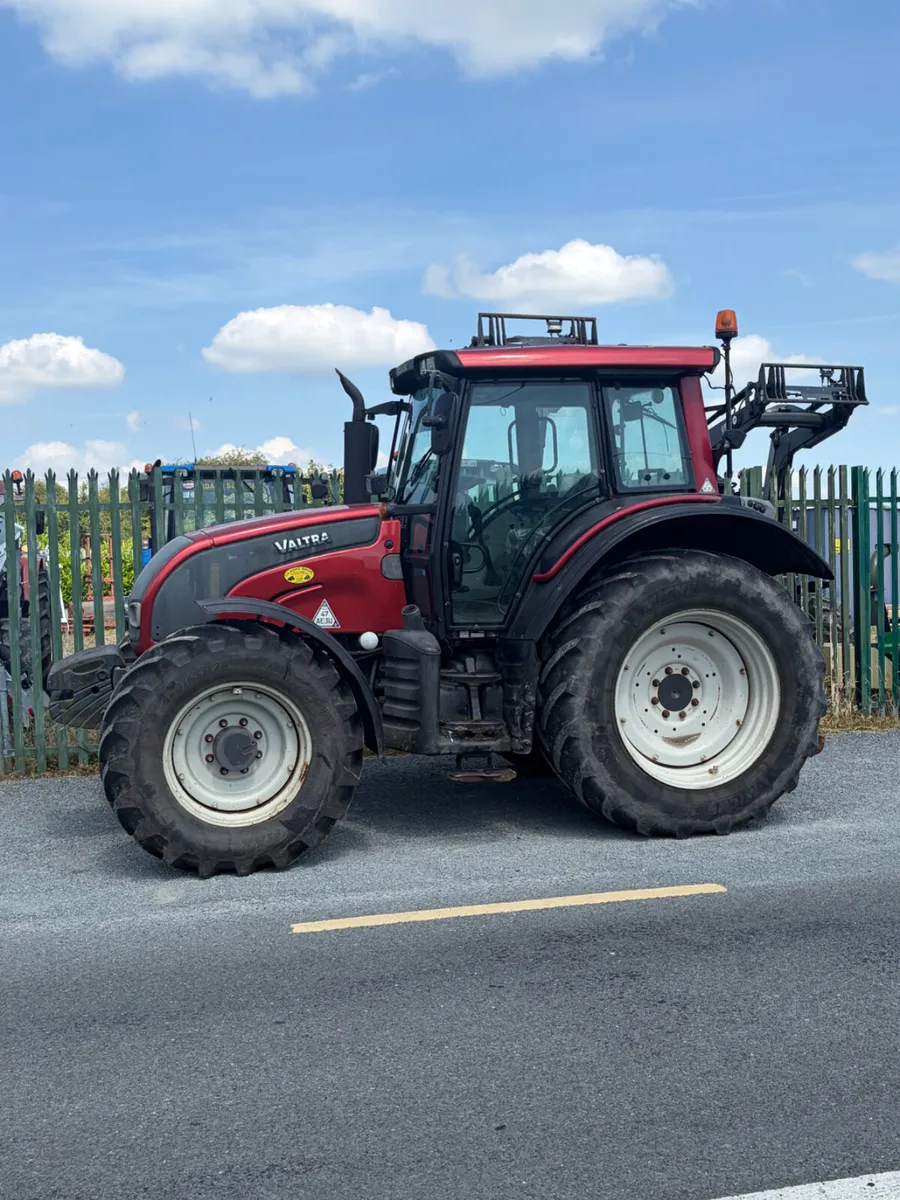 Valtra N141 - Image 1