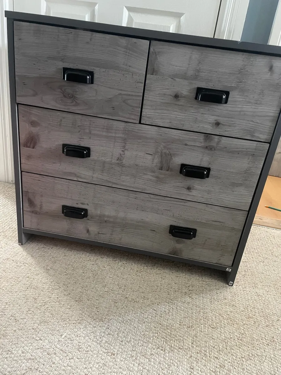 Bedroom furniture - Image 4