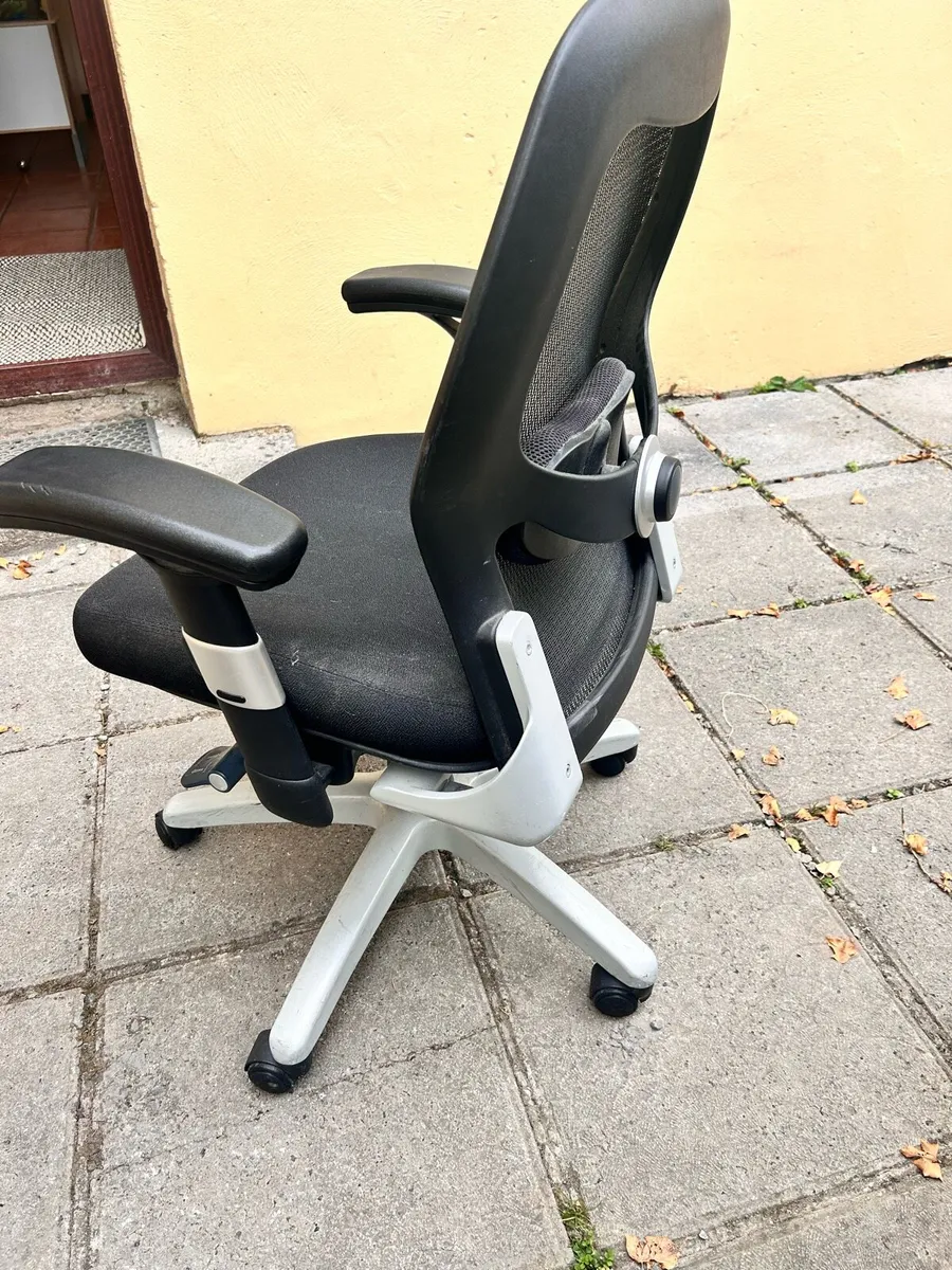 Office chair - Image 2